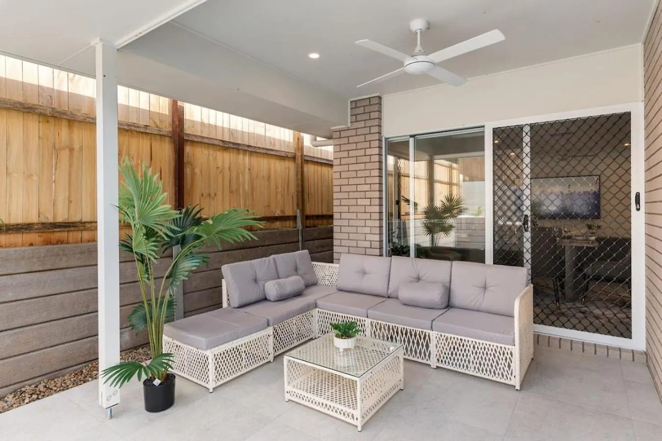 Brand New Modern 5Br House Ducted Ac Near Mall Brisbane