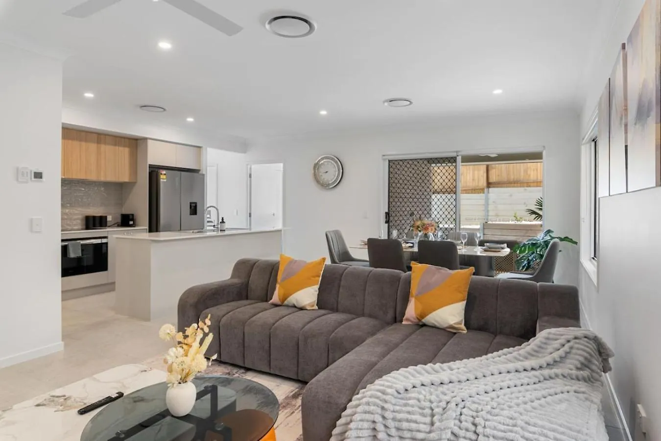 Brand New Modern 5Br House Ducted Ac Near Mall Brisbane